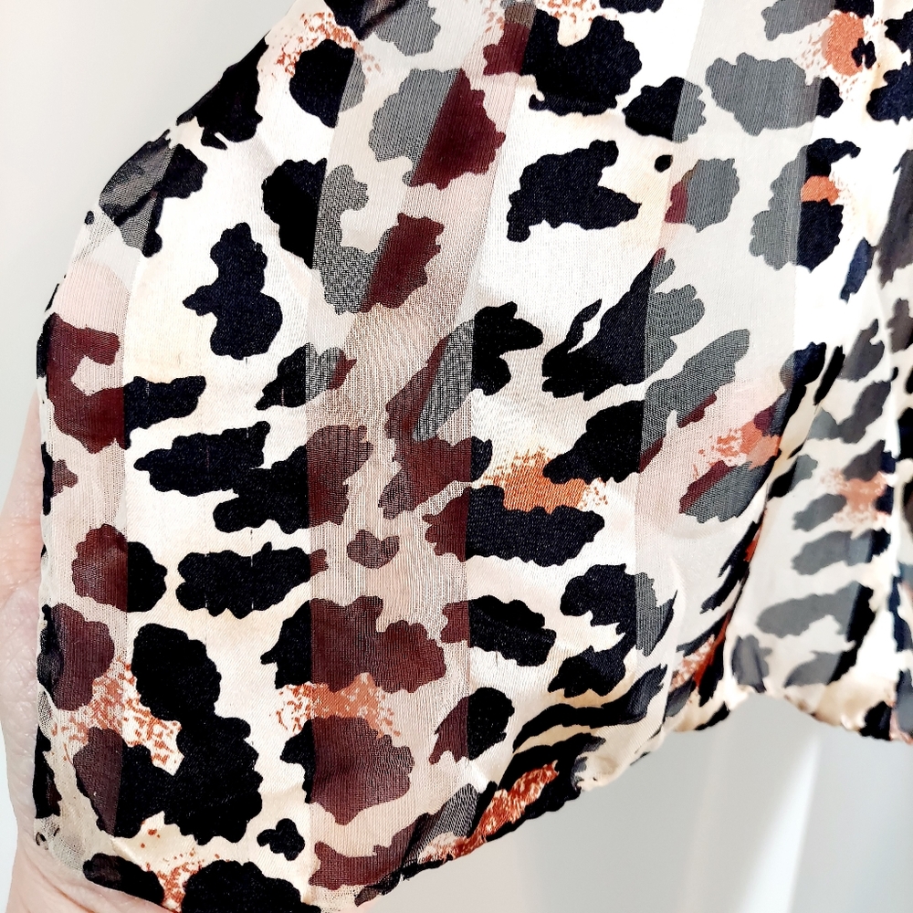 SOLD 🦋 vintage silk chiffon sheer leopard scarf - Picture 9 of 16